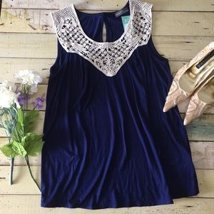 Market and spruce flowy tank